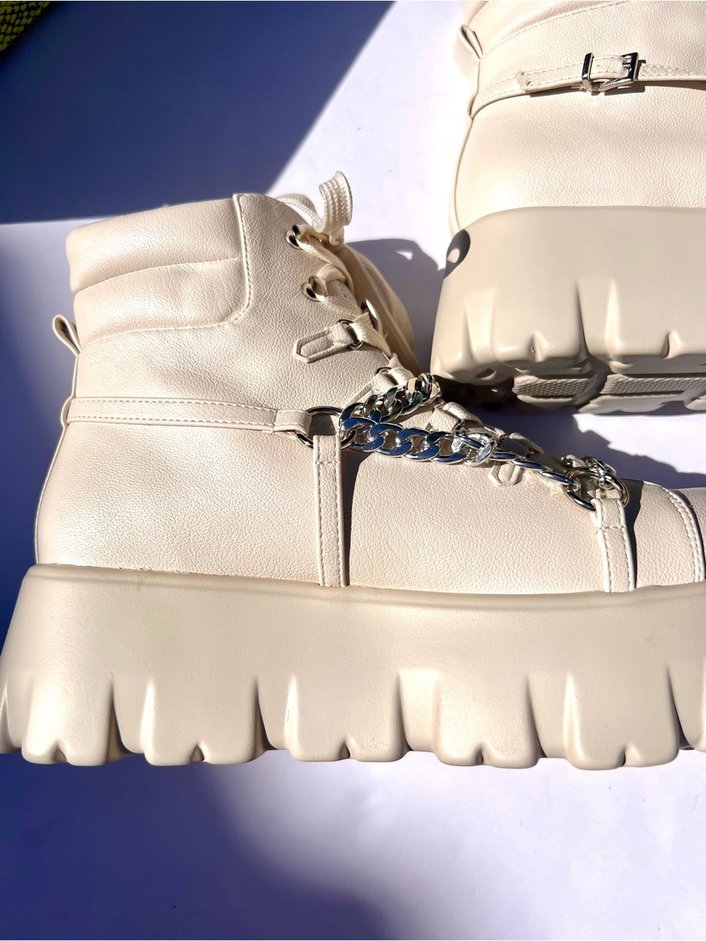 Chunky Platform Combat
Boots w/Silver Chains in Off White/Cream; Military Grunge - Picture 5 of 15